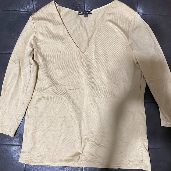 A'NUE LIGNE gold top - Picture 1 of 2